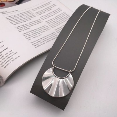 Shield Pendant RE0208
